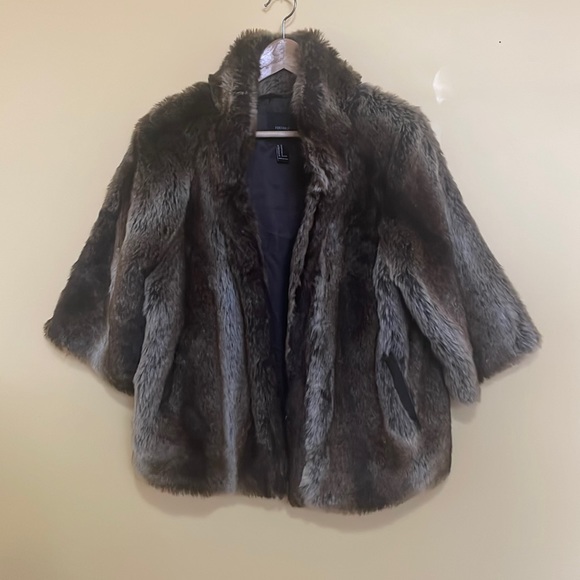 🔥Cropped faux fur jacket🔥 All offers welcome - Picture 1 of 4